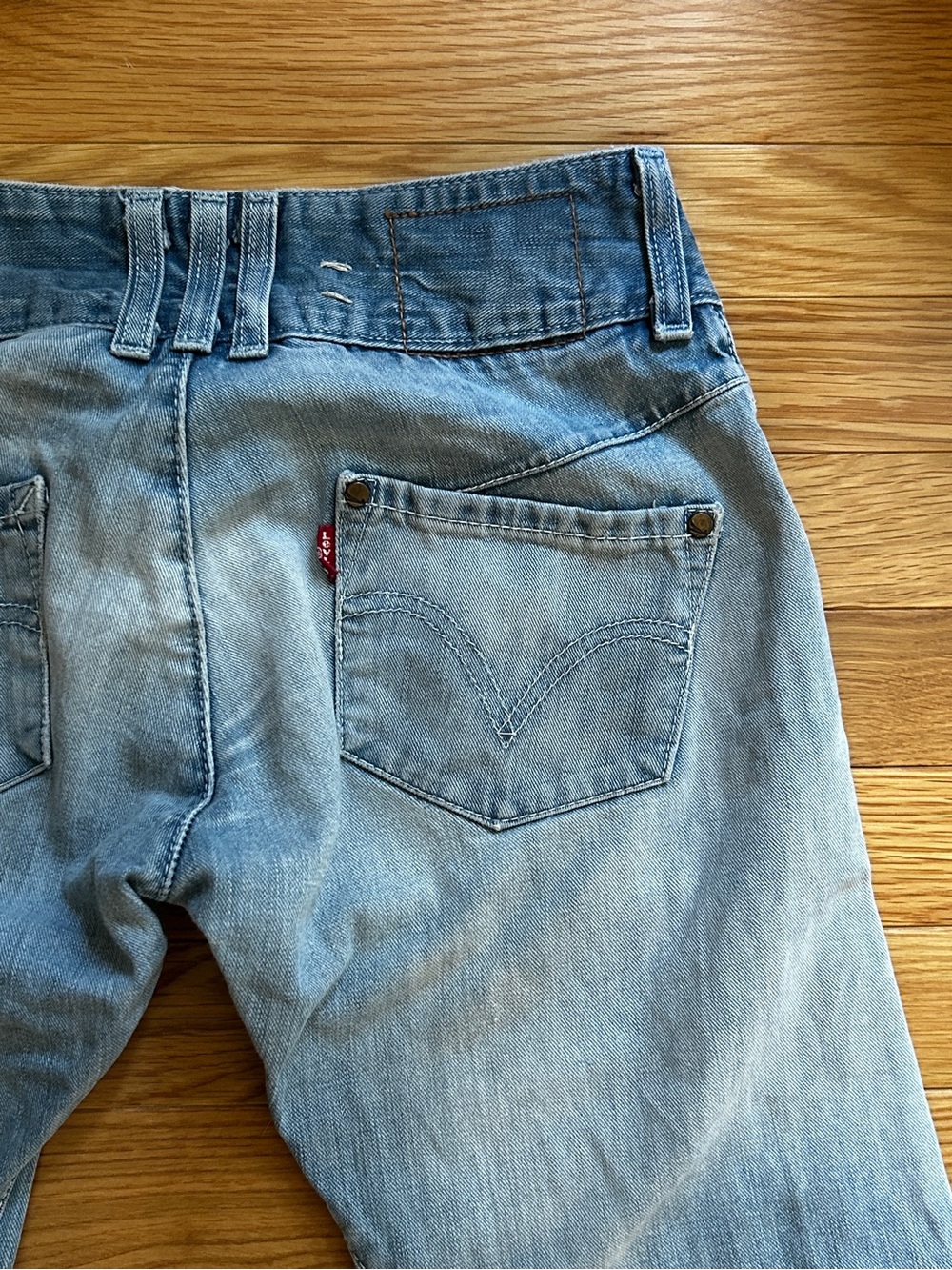 2000s Low Rise Levi's Euro Collection Light Wash Boot Cut Jeans